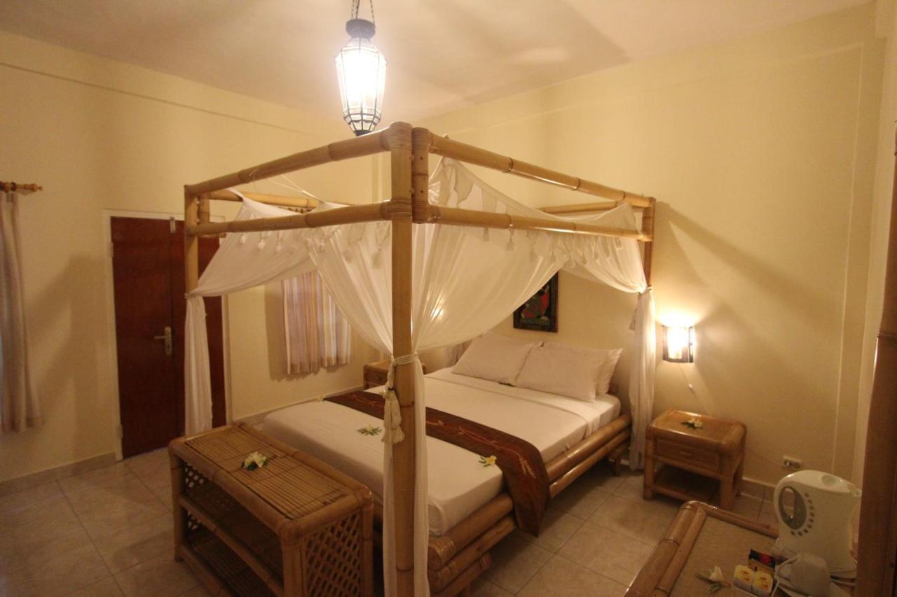 Hotel Chonos 罗威那 外观 照片
